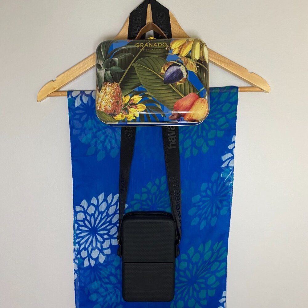 Havaianas Rubber Mini Crossbody/Belt-Bag & BONUS Tin Case + Scarf